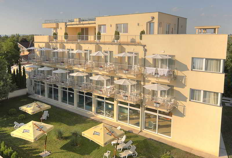 Ket Korona Konferencia Es Wellness Hotel Balatonszarszo Bagian luar foto