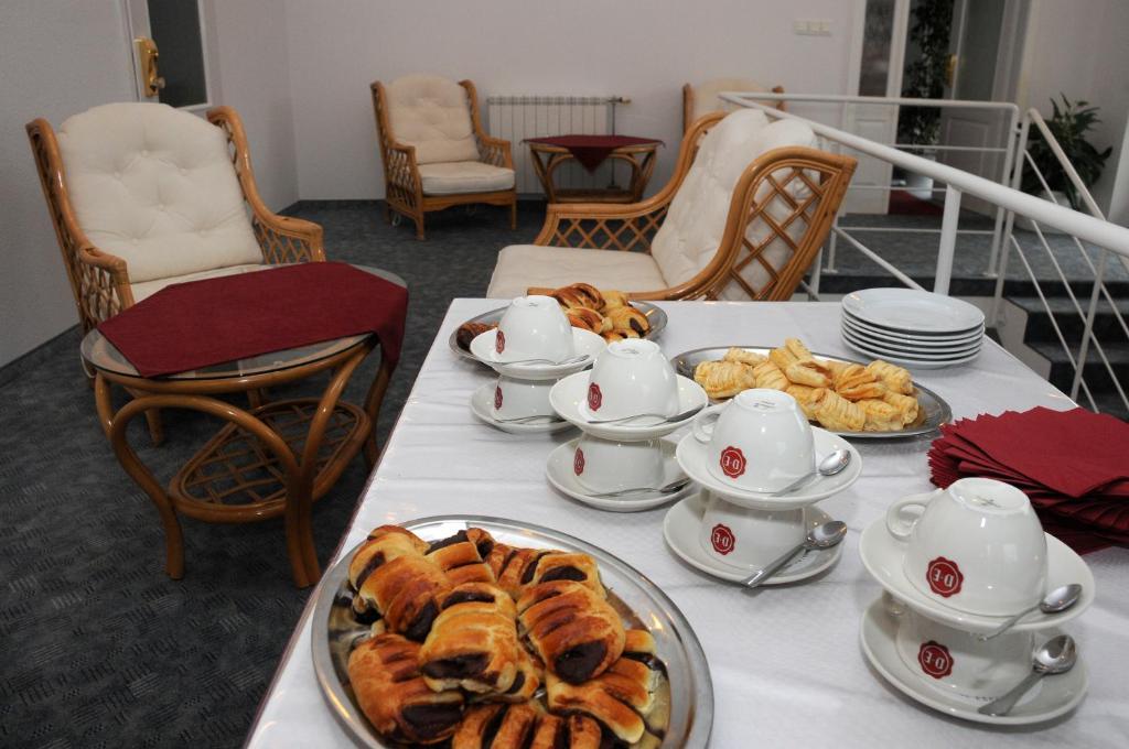 Ket Korona Konferencia Es Wellness Hotel Balatonszarszo Bagian luar foto